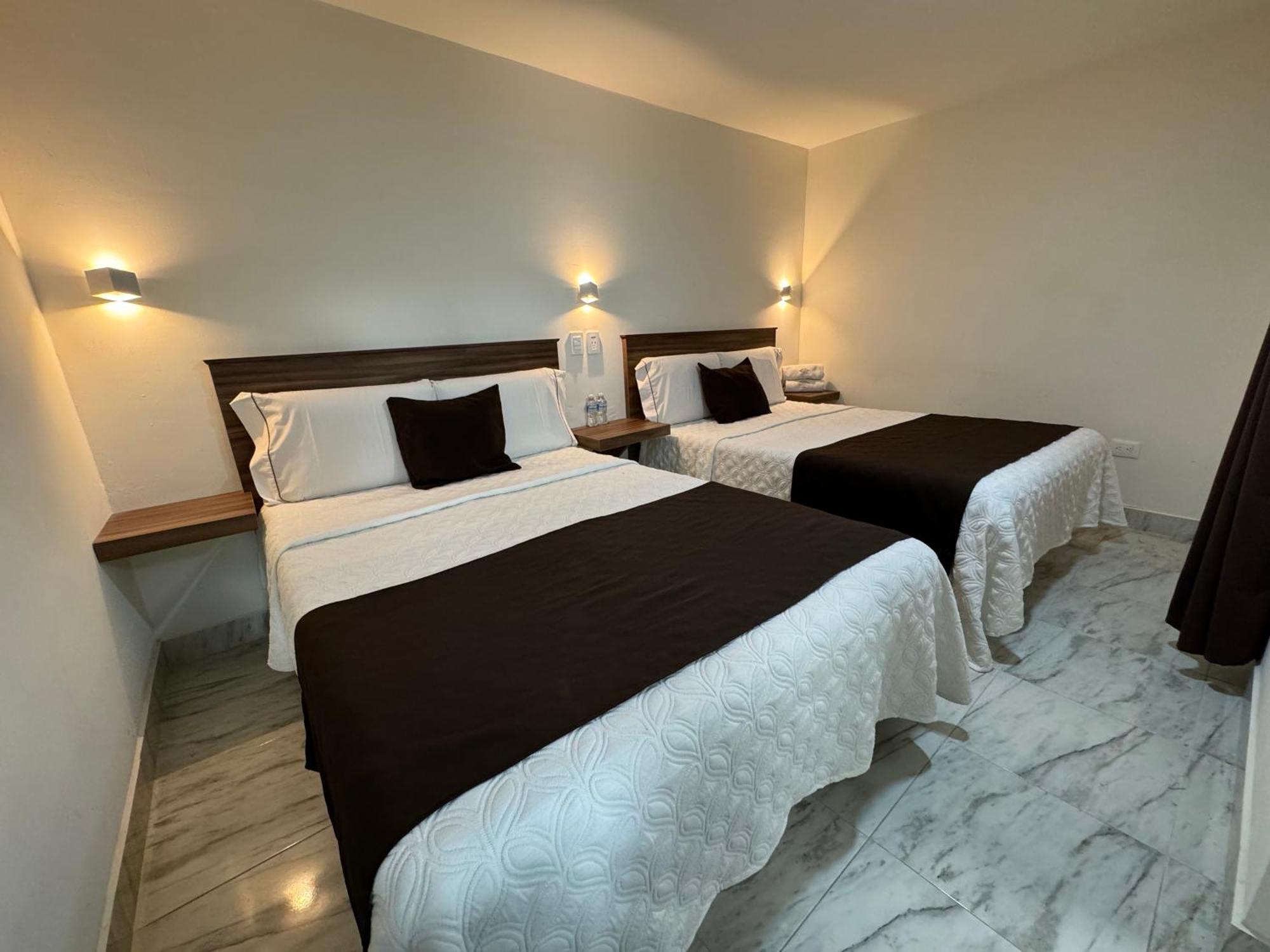 Hotel Royal Пуэбла Экстерьер фото
