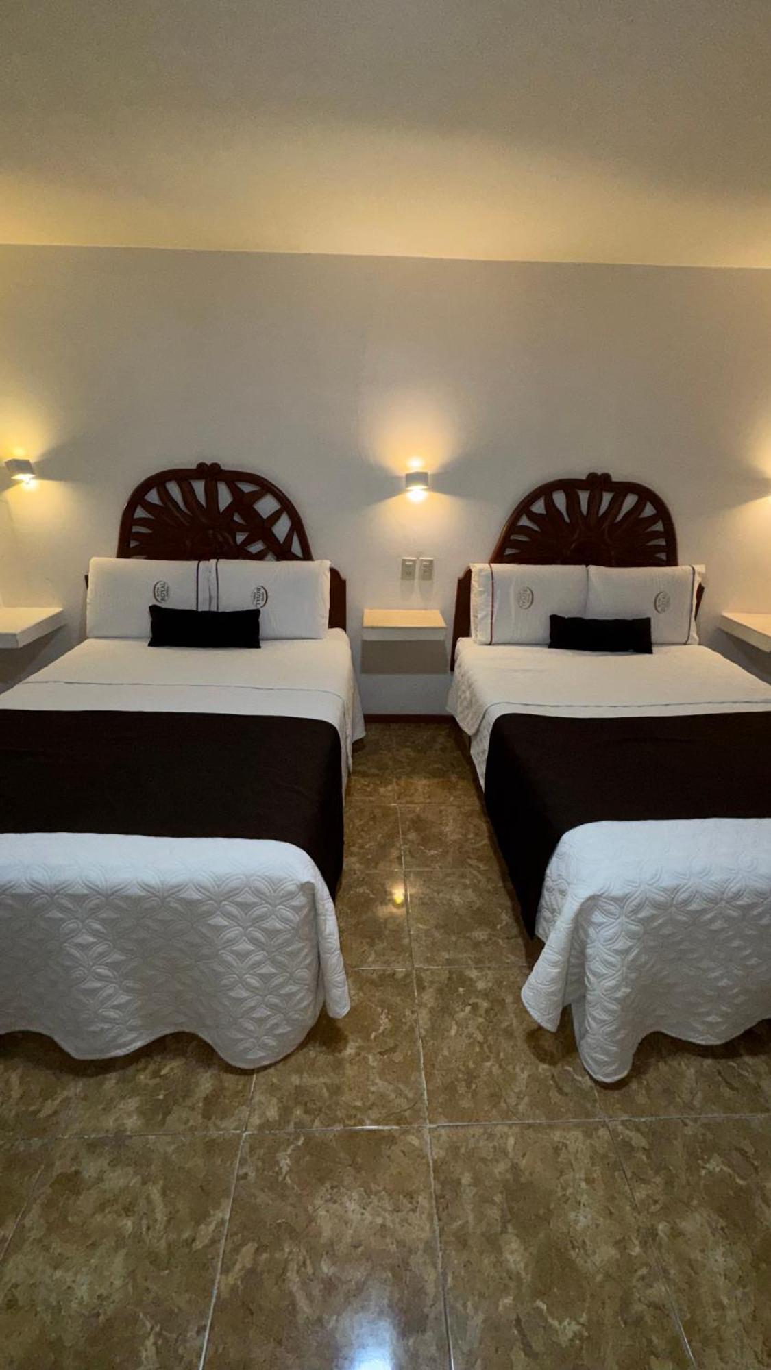 Hotel Royal Пуэбла Экстерьер фото